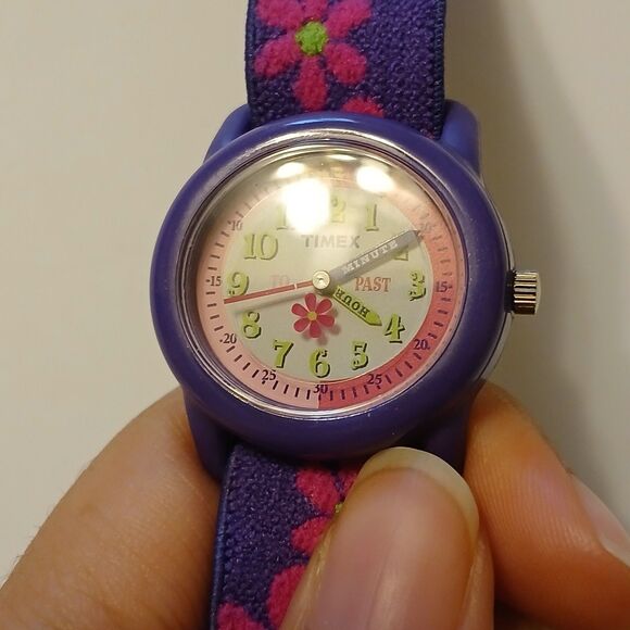 Timex 29mm Elastic Fabric Kids Purple Floral Watch Easy-To-Read Dial WR 30M - Picture 4 of 15